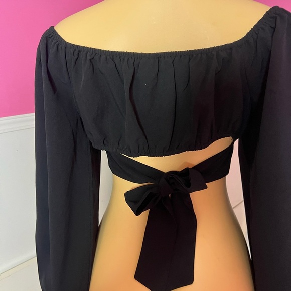 pretty open back blouse - Picture 3 of 7